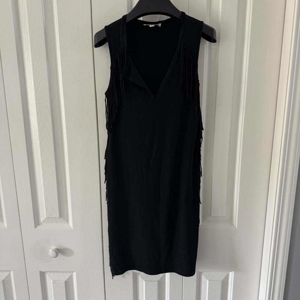 Monteau black ribbed dress with fringe